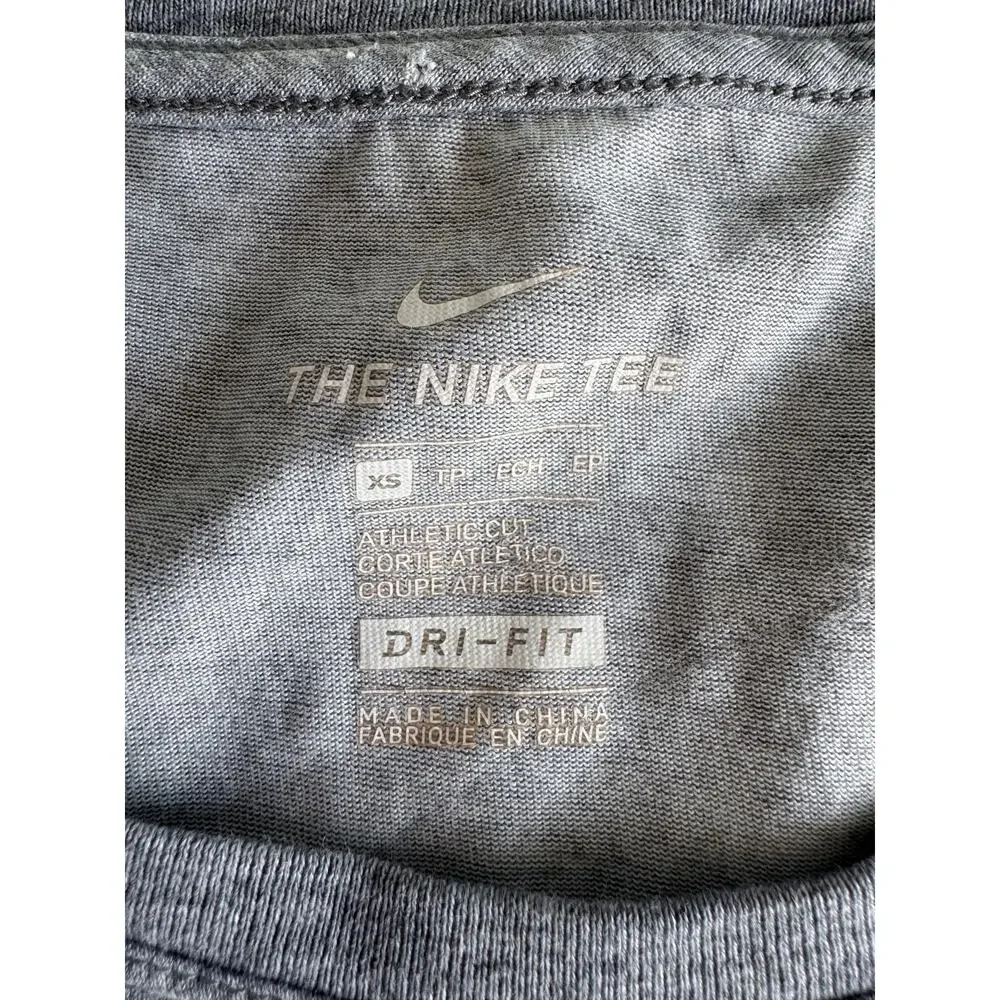 3 for $9 The Nike Tee Dry Fit XS Gray Pink EUC
